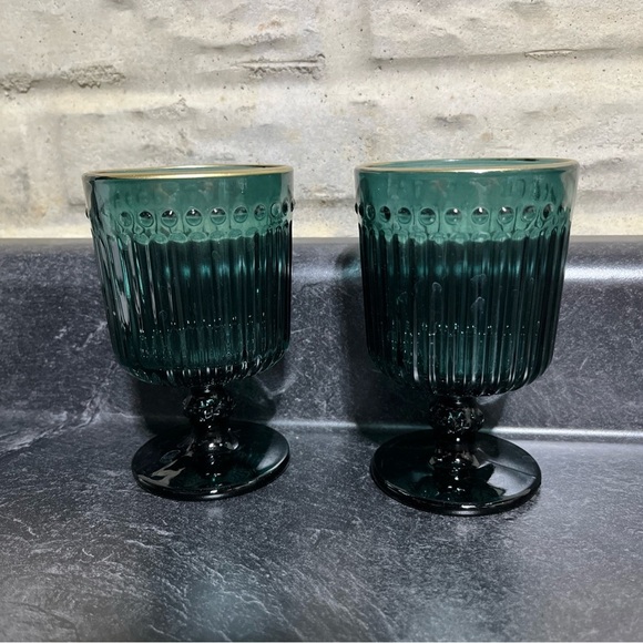 Vintage Teal/Green Wine Goblet Glasses Bar Glasses Ribbed Gold Trim Set Of 2 - Picture 1 of 8